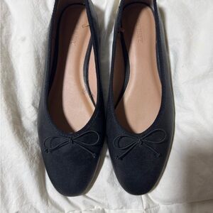 Old Navy Black Ballet Flats